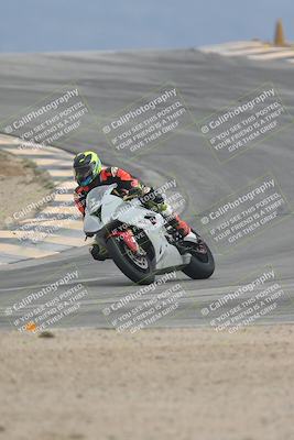 media/Sep-21-2025-Race Pace (Sun) [[98bf33ef95]]/Non Verified/1-Turns 9 and 10 (8am)/